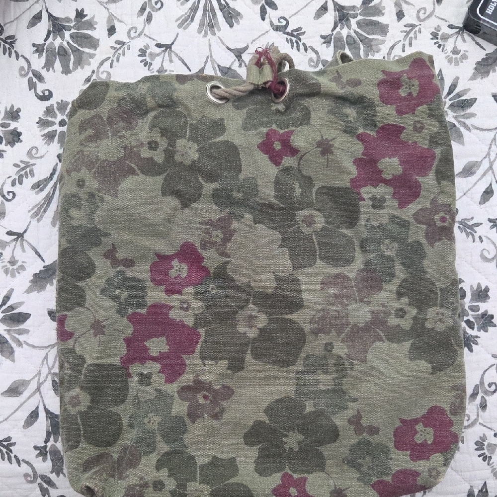 Aeropostale Floral Drawstring Bag